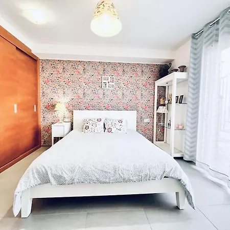Sea View 2-bedrooms Apartment