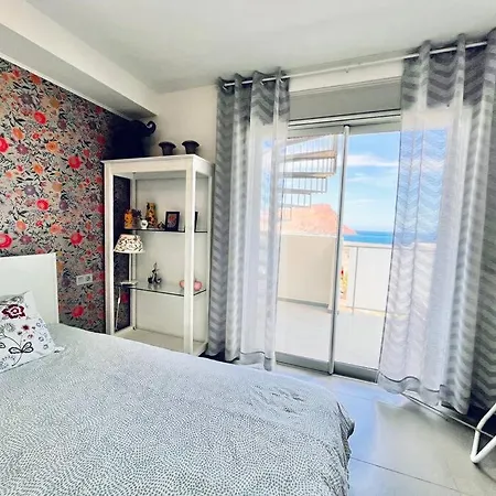 Sea View 2-bedrooms Apartment *